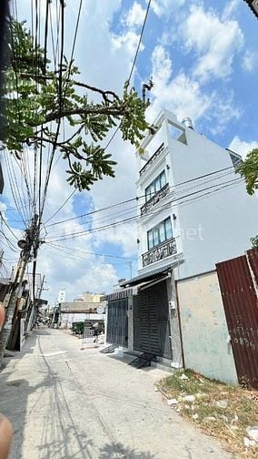 Bán nhà 4 tầng ngay chợ Lê Đình Cẩn, Bình Tân full nội thất, GIÁ 5,7tỷ