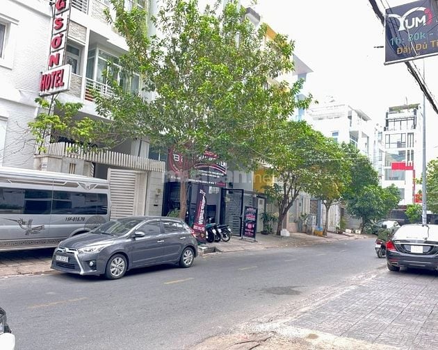 2 mặt tiền, nở hậu, DTSD 450m2, gần Métro Thảo Điền, đường Song Hành 