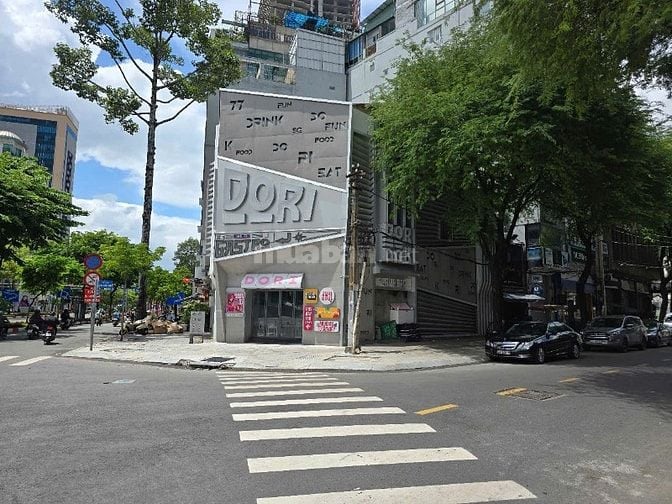 Cho thuê góc 2MT 77 Hàm Nghi, Quận 1