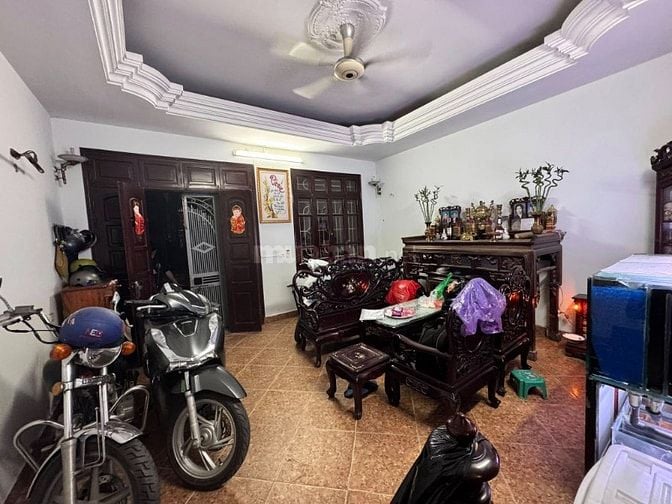 Bán nhà Trịnh Công Sơn 130m, MT 8m, gần hồ, cho thuê. 23,9 tỷ