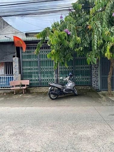 Bán nhà 80m2 gần bến xe an sương giá 890 triệu sổ hồng riêng