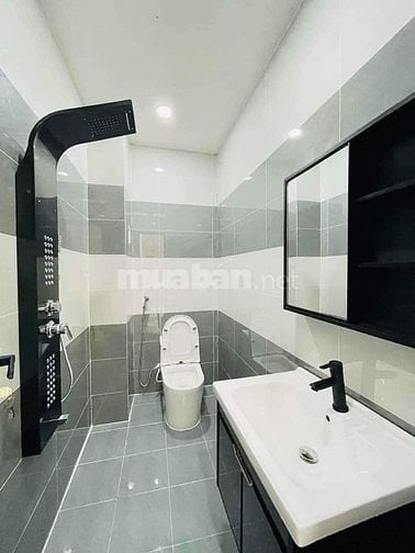 NGỘP VỐN BÁN LỖ NHÀ Đ VĂN CHUNG, TÂN BÌNH. GẦN CHỢ HOÀNG HOA THÁM