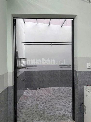 Bán nhà 80m2 gần bến xe an sương giá 890 triệu sổ hồng riêng