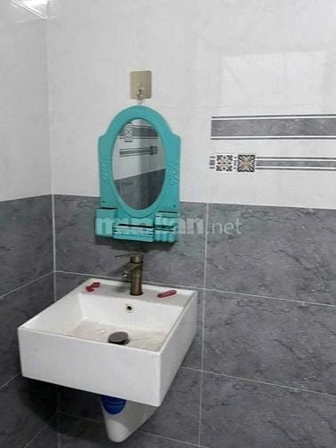 Bán nhà 80m2 gần bến xe an sương giá 890 triệu sổ hồng riêng