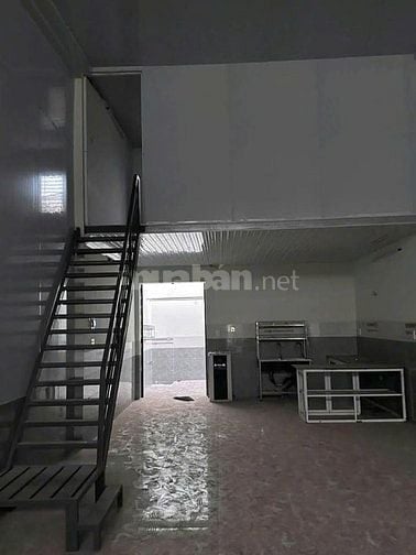 Bán nhà 80m2 gần bến xe an sương giá 890 triệu sổ hồng riêng