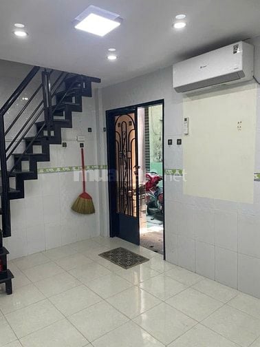 Nhà trung tâm quận 3 gần chợ Tân Định