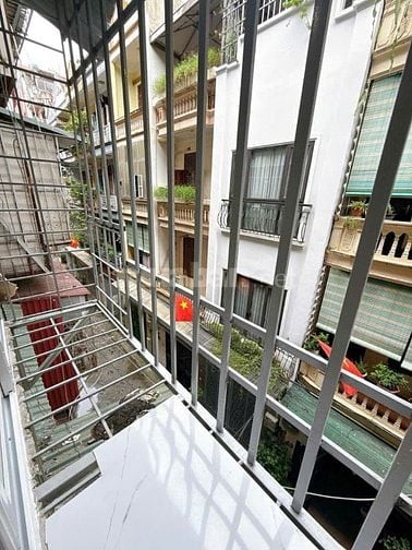 Tôi cần bán căn hộ tầng 3 TT Học Viện KTQS ngõ 234 Hoàng Quốc Việt 65m