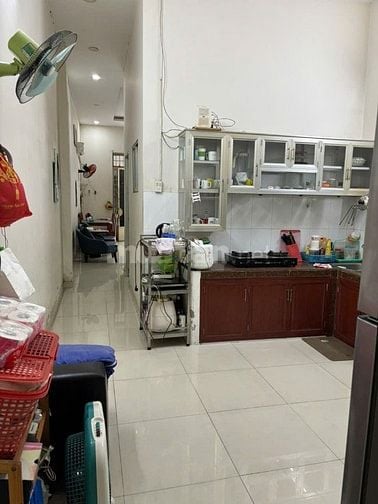 Cho thuê Mặt tiền phạm văn đồng- nhà Cấp 4 đầy đủ nội thất