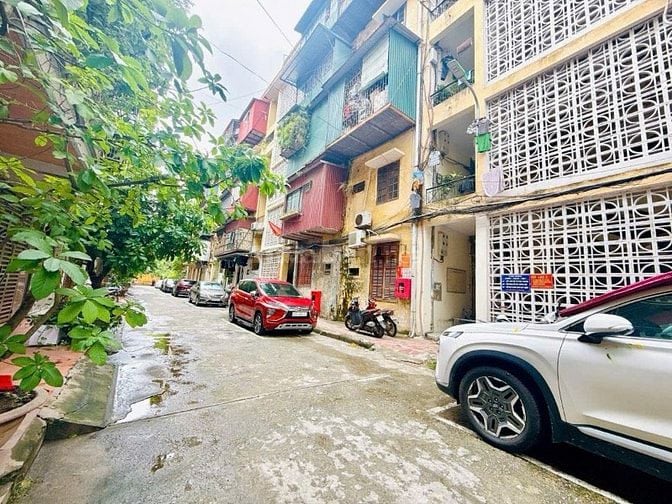 Tôi cần bán căn hộ tầng 3 TT Học Viện KTQS ngõ 234 Hoàng Quốc Việt 65m