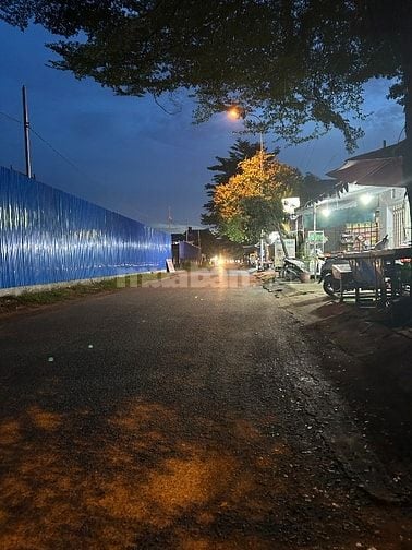 Cho thuê mặt tiền đường D3 ngay Đỗ Xuân Hợp đi vào