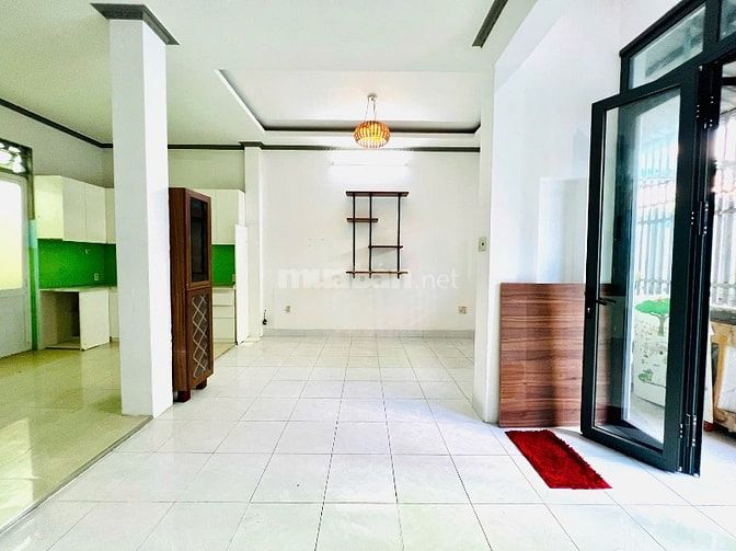 Bán nhà 2 lầu giá 6,5 tỷ phường Bình Trưng TP HCM