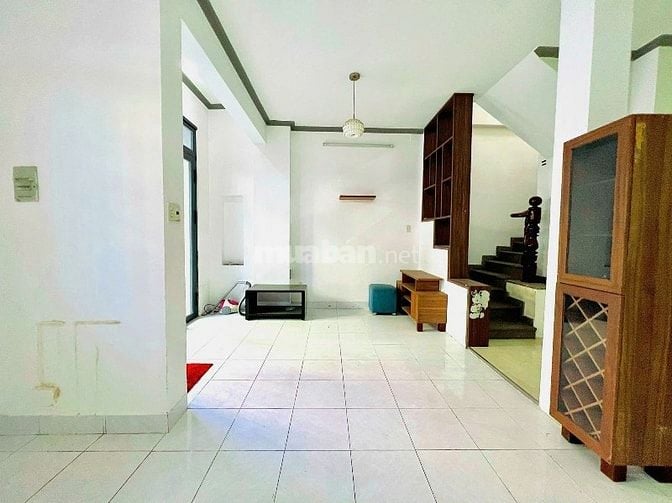 Bán nhà 2 lầu giá 6,5 tỷ phường Bình Trưng TP HCM