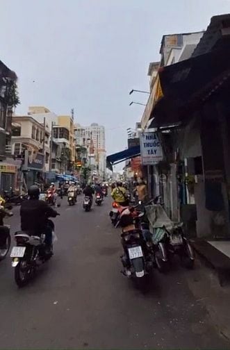 Cho thuê mb 78m2/nguyên căn mt Cao Đạt Q5, ngay chung cư 109 Ng Biểu