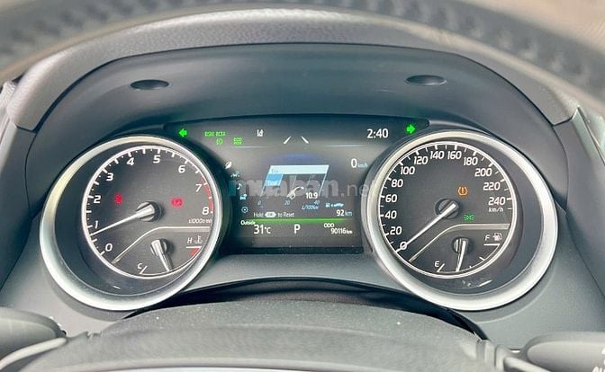 Toyota Camry 2.5Q nhập khẩu Thái Lan 2022