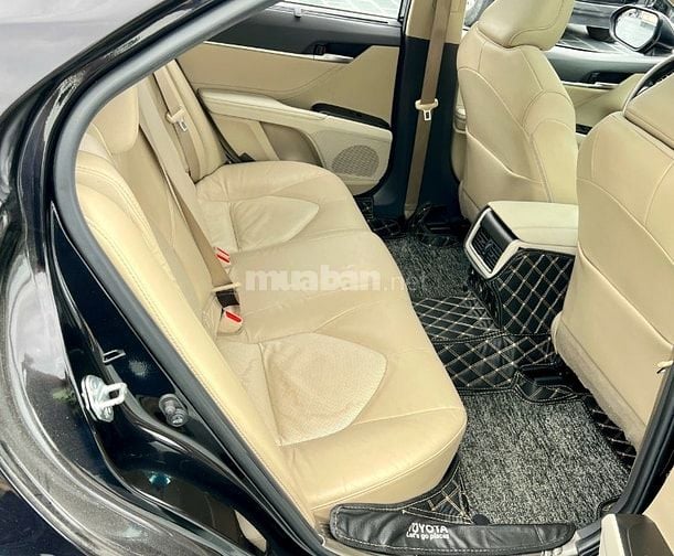 Toyota Camry 2.5Q nhập khẩu Thái Lan 2022