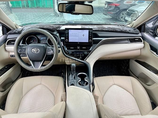 Toyota Camry 2.5Q nhập khẩu Thái Lan 2022