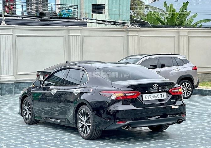 Toyota Camry 2.5Q nhập khẩu Thái Lan 2022