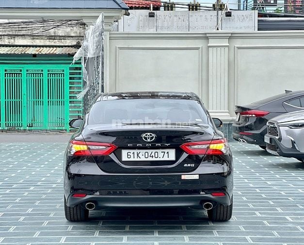 Toyota Camry 2.5Q nhập khẩu Thái Lan 2022