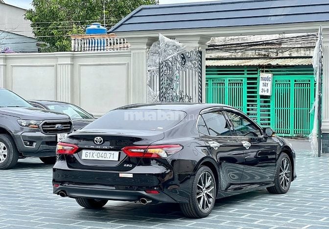 Toyota Camry 2.5Q nhập khẩu Thái Lan 2022