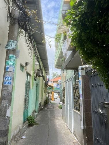 Cần tiền bán gấp nhà hẻm cụt 844N Lạc Long Quân P.9 Quận Tân Bình 