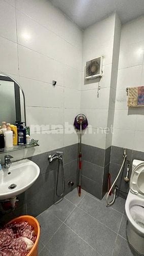 Gia đình mình cân bán căn nhà BC xoay vốn , 5x16, 680 Triệu, sổ hồng