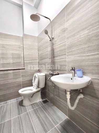 Gia đình mình cân bán căn nhà BC xoay vốn , 5x16, 680 Triệu, sổ hồng