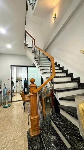 Gia đình mình cân bán căn nhà BC xoay vốn , 5x16, 680 Triệu, sổ hồng