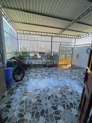 Nhà cấp 4 rộng rãi còn mới keng, 98,9m2, SHR, Chỉ 870 Triệu, Tân An Hộ