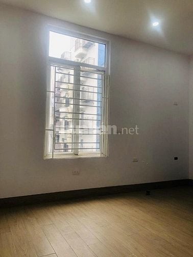 Cho thuê làm văn phòng 1 phần diện tích sàn tầng 5
