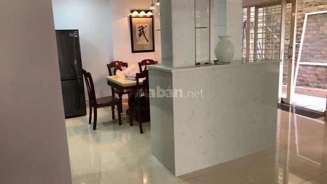 Cho thuê nhà mặt tiền hẻm xe tải – Nguyễn Văn Nguyễn, Quận 1 (gần Hoàn