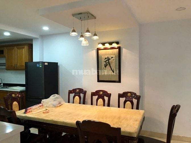 Cho thuê nhà mặt tiền hẻm xe tải – Nguyễn Văn Nguyễn, Quận 1 (gần Hoàn