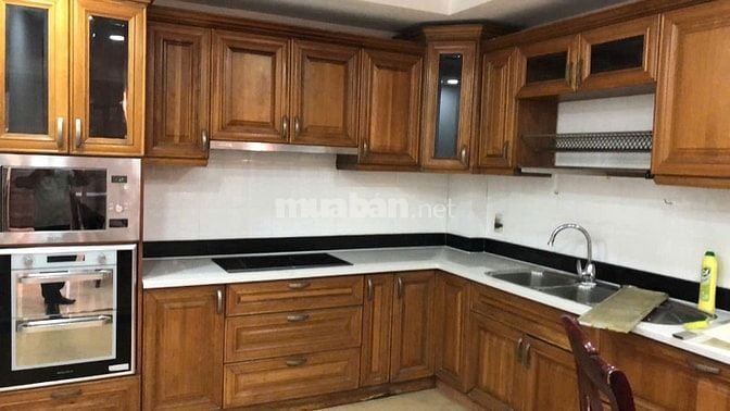 Cho thuê nhà mặt tiền hẻm xe tải – Nguyễn Văn Nguyễn, Quận 1 (gần Hoàn