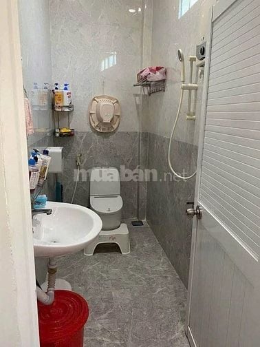 Nhà cấp 4 rộng rãi còn mới keng, 98,9m2, SHR, Chỉ 870 Triệu, Tân An Hộ