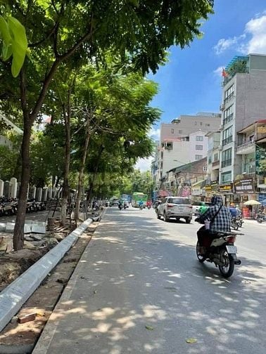 Bán nhà 8t Thang Máy MP Nguyễn Thái Học- Điện Biên Phủ DT 92m2 MT4,15m