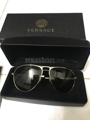 Cần bán mắt kính Versace sách tay từ Italia về
