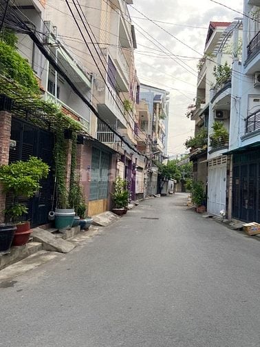 Hẻm xe tải Bàu Cát, P.12, Quận Tân Bình. DT: 8 x 26m, cấp 4, GPXD 5L