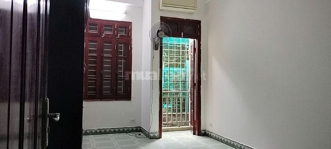Nhà ngõ 35m2 + 4 phòng ngủ + ngõ 81 Lương Định Của