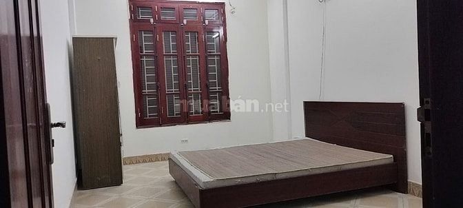 Nhà ngõ 35m2 + 4 phòng ngủ + ngõ 81 Lương Định Của