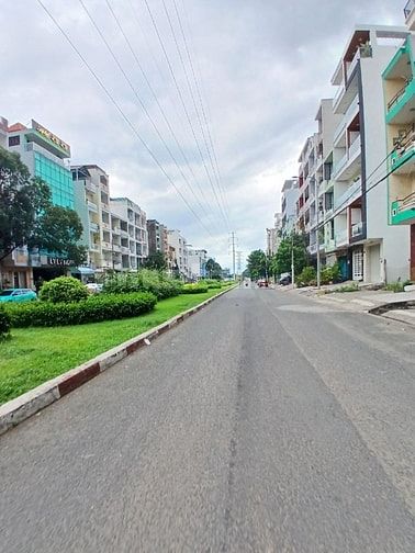 NHÀ 2 LẦU GÓC 2 MẶT TIỀN BÌNH PHÚ Q6 (5 X 18) CHỈ 12 TỶ