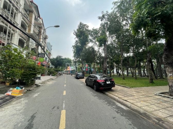Nhà MTNB Khu Tên Lữa đối diện công viên dt 80m2 , 3.5 tấm giá 9.6 tỷ 