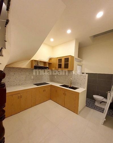 Trung tâm Q10 Thông Tứ Tung - 4 Tầng - 30M2 - 6,6TỶ - Ô tô Cách Nhà 5m
