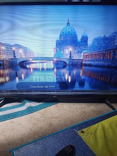 Dư tivi LG bị sọc dưới mép.để lại ai cần xem chữa cháy 