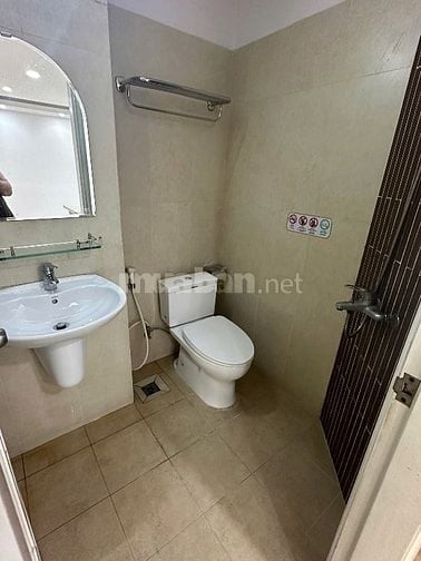 Cho thuê MB KD mặt tiền tòa nhà 8*16. 70 m2. 24 tr. 