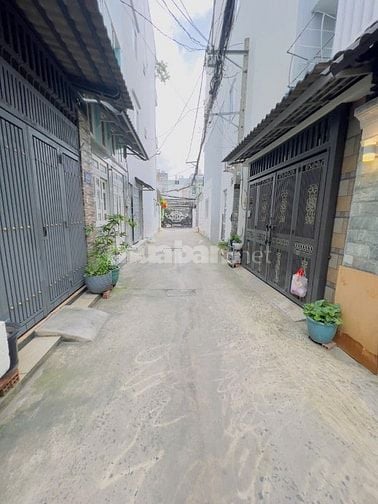 Bán nhà chính chủ đúc 3.5 tấm hẻm xe hơi 109/29/1 đs2 p16 gv giá 6 ty9