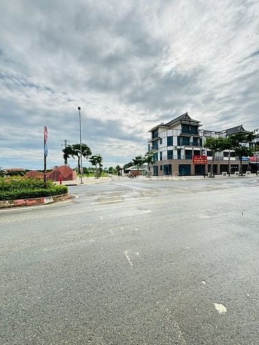 Cần bán gấp đất ngay thị trấn Hậu Nghĩa cách Vinhomes 300m xây dựng tự