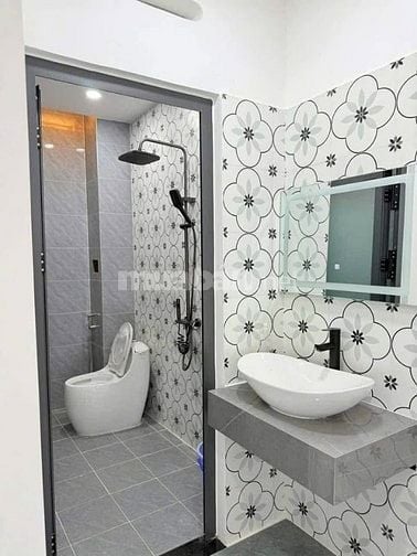 CẦN BÁN GẤP CĂN NHÀ MỚI XÂY Ở PHƯỚC HIỆP CỦ CHI, GIÁ 1 TỶ 050, 125m2. 