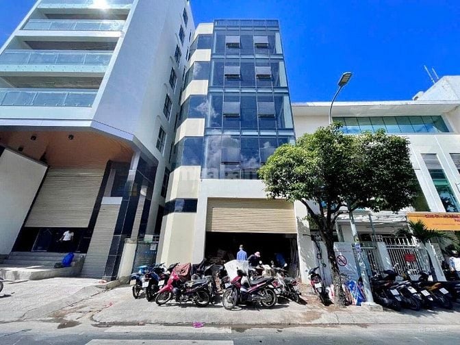 góc 2 mặt tiền view Hai Bà Trưng Quận 1, DT: 5x20m 5 tầng HĐT 100tr