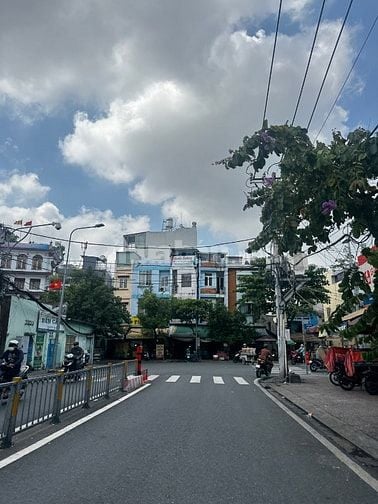 BÁN NHÀ MẶT TIỀN KINH DOANH CĂN GÓC – PHƯỜNG 4, Q.4