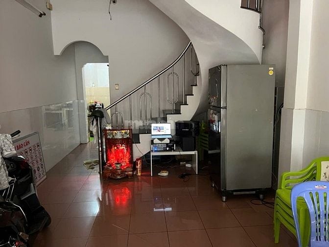 Cho thuê mặt bằng 4x10m, mặt tiền đường 14A khu Cư Xá Ngân Hàng Quận 7