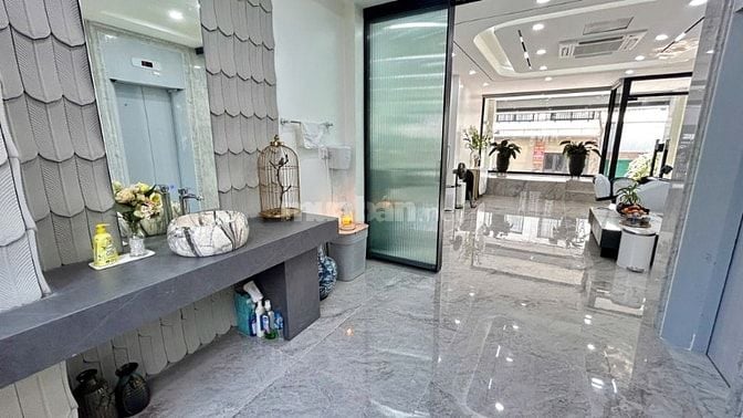HÓT NHẤT LONG BIÊN. TOÀ VĂN PHÒNG  - 30M  RA HỒ TIỆN ÍCH BẠT NGÀN. 29T